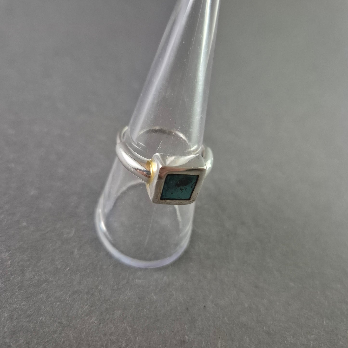 Moderner 925 Silberring mit quadratischem Türkis – Stilvolles Design