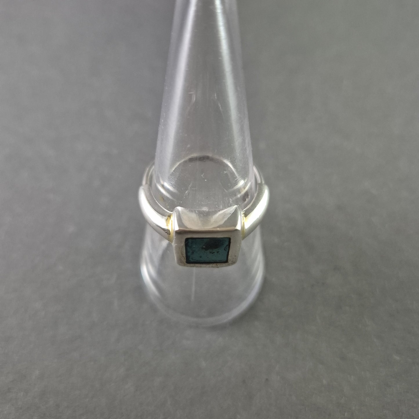 Moderner 925 Silberring mit quadratischem Türkis – Stilvolles Design