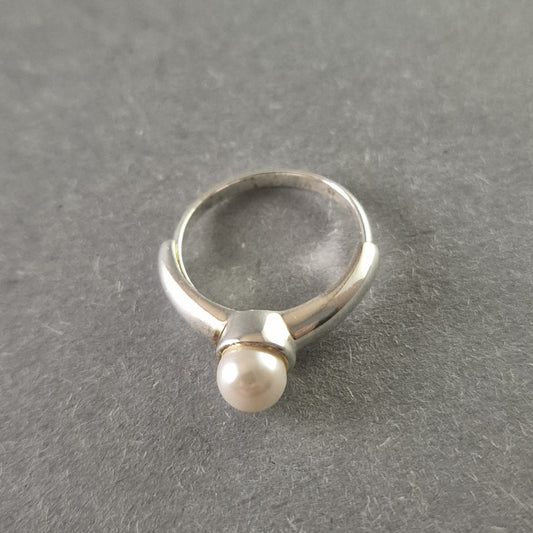 Eleganter 925 Silberring mit echter Perle – Klassische Schönheit