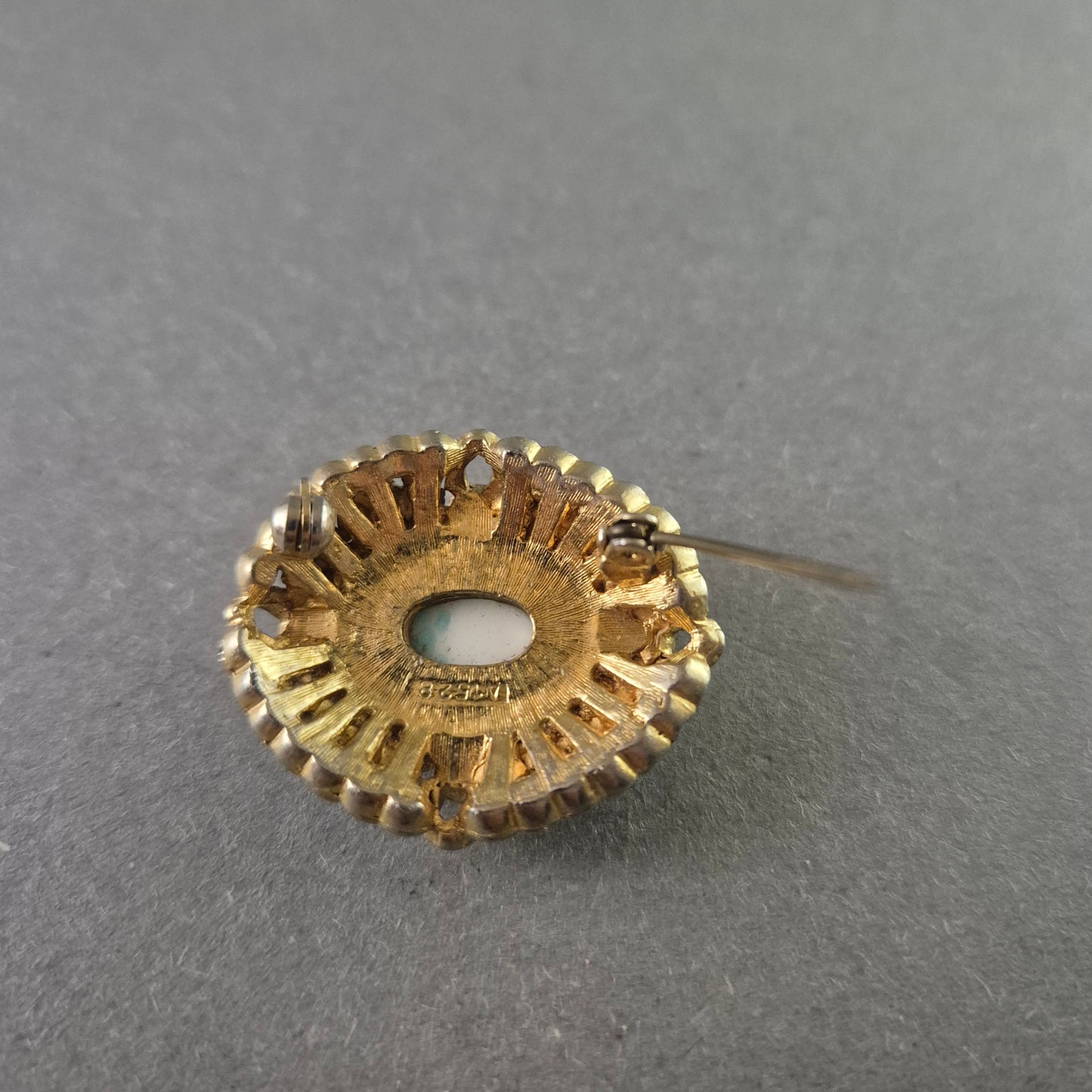 Antike Brosche mit Türkis und Perlen – Elegantes historisches Design