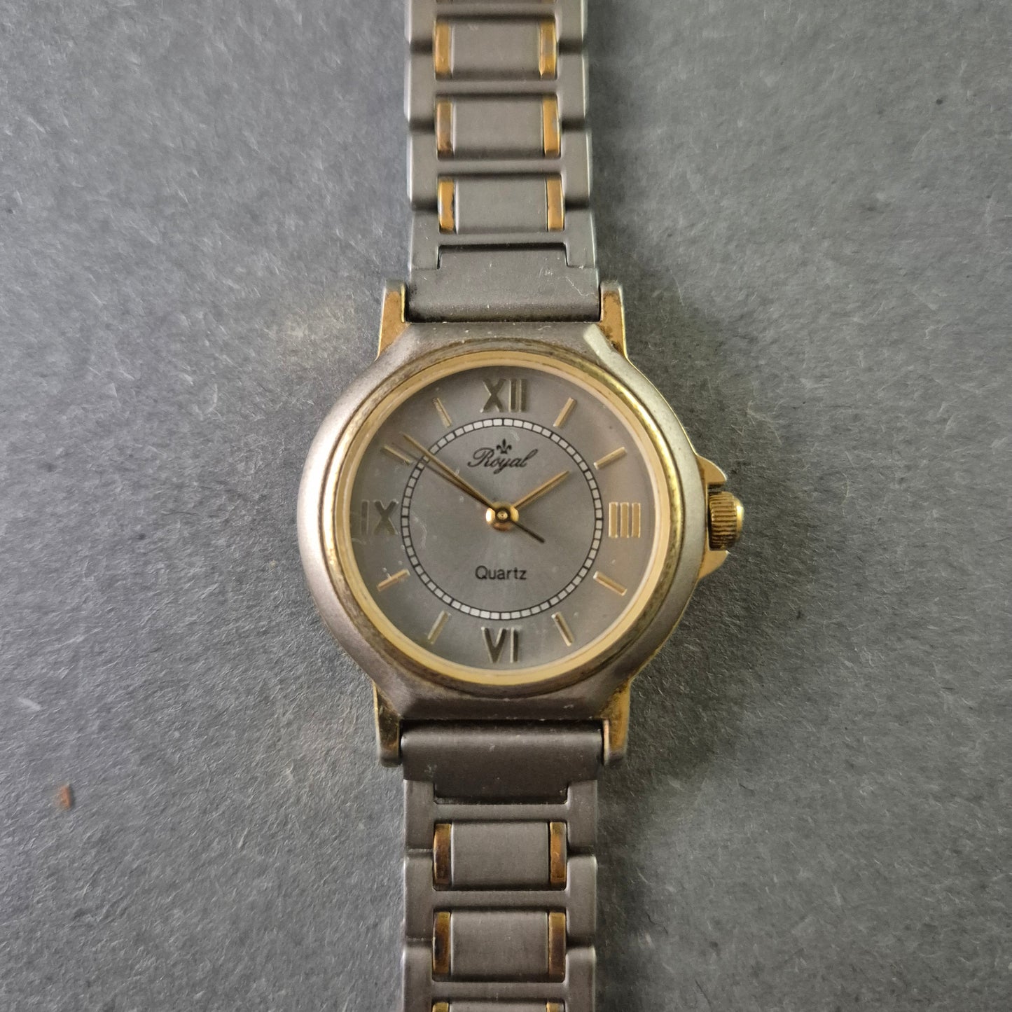 Elegante Royal Damenarmbanduhr – Klassisches Design mit römischen Ziffern