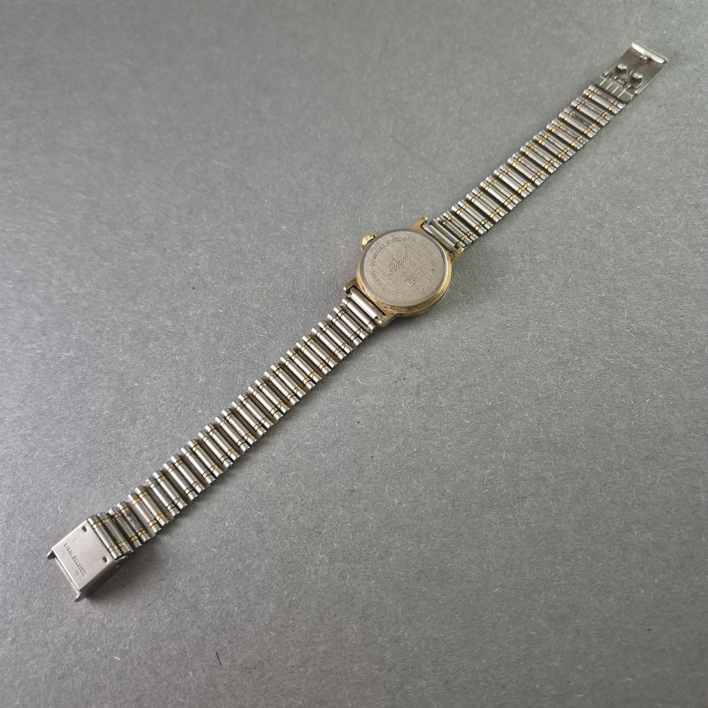 Elegante Royal Damenarmbanduhr – Klassisches Design mit römischen Ziffern