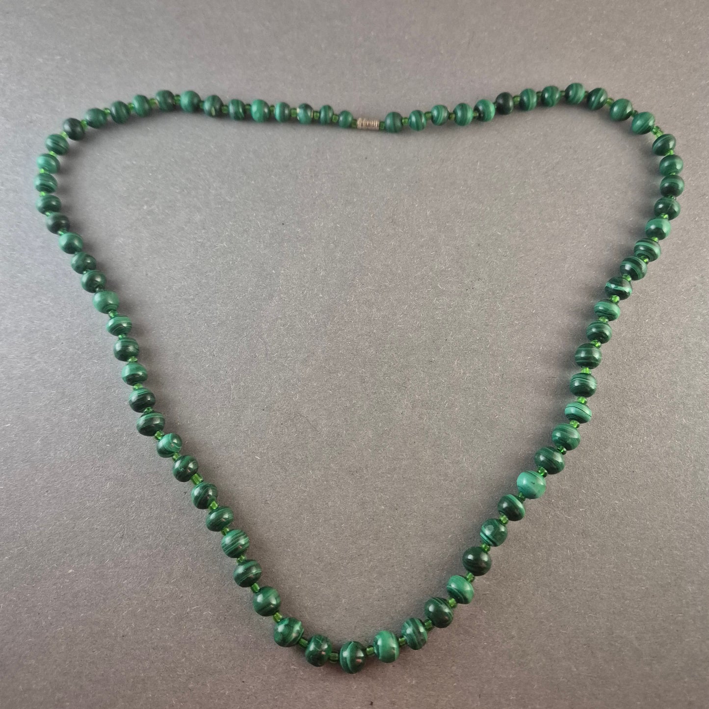 Vintage Malachit-Halskette – Eleganz in Grün