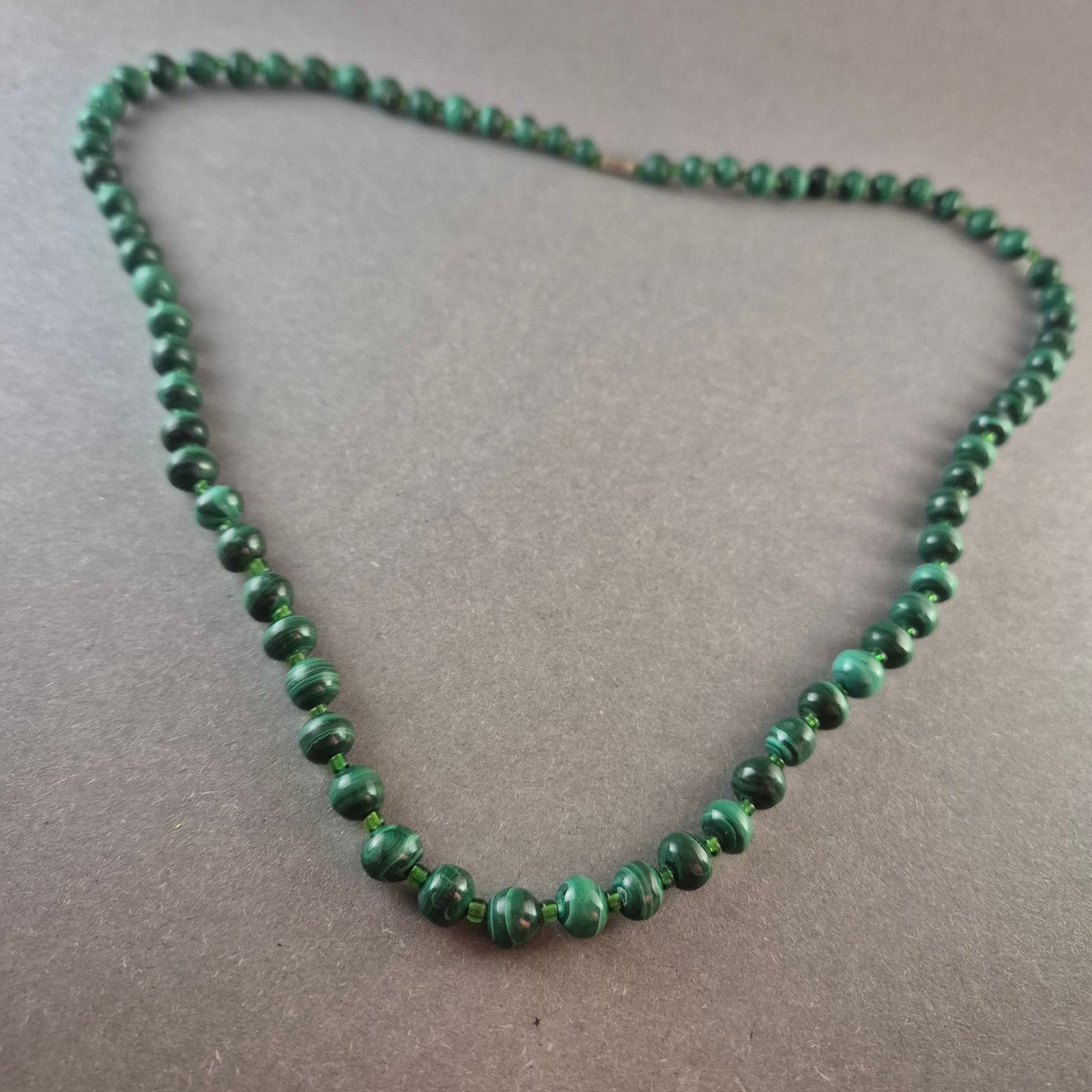Vintage Malachit-Halskette – Eleganz in Grün