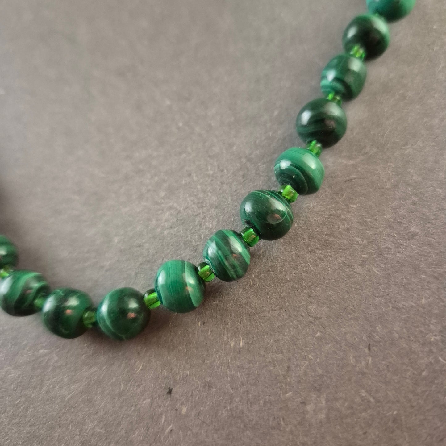 Vintage Malachit-Halskette – Eleganz in Grün