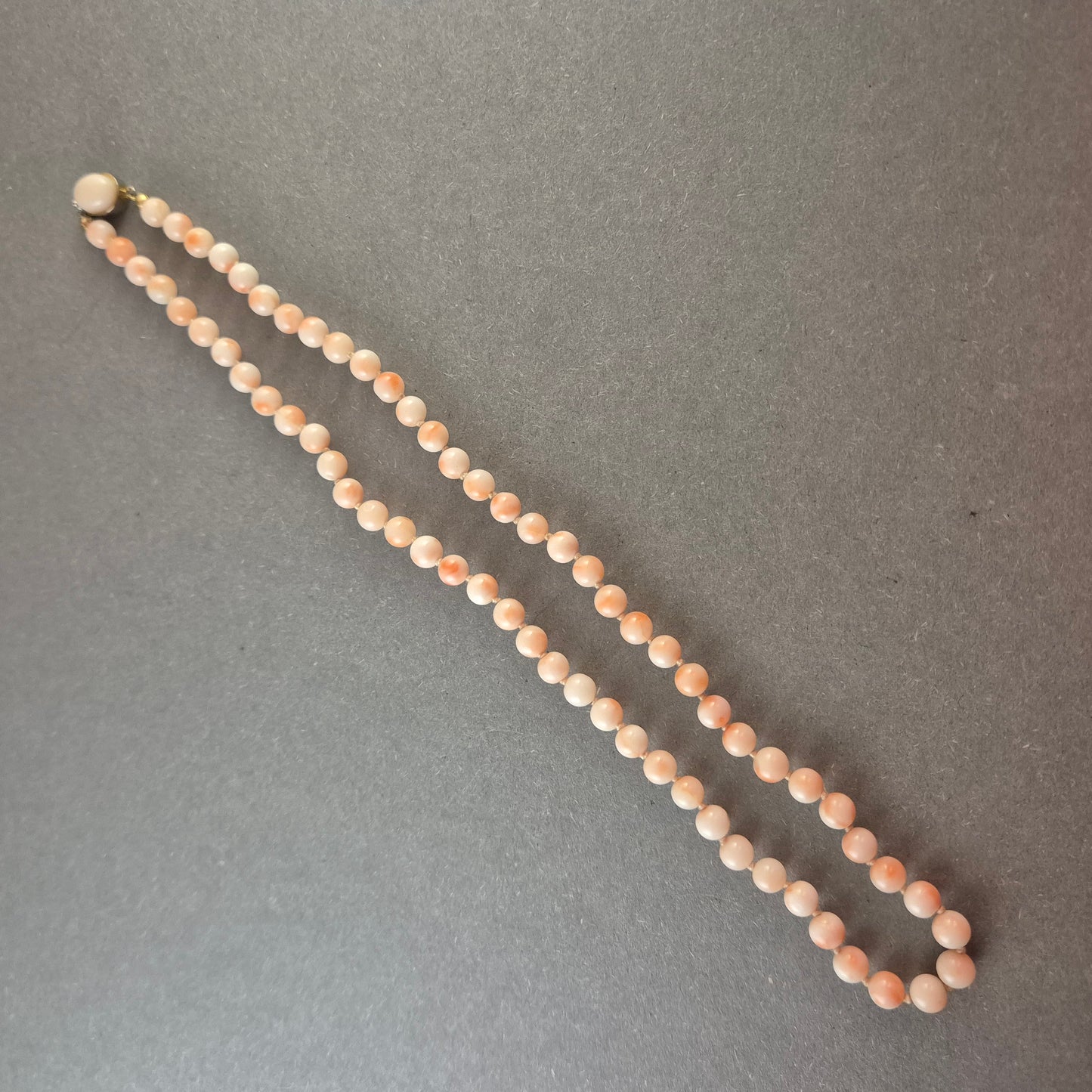 Vintage Korallenhalskette mit Goldverschluss – Eleganter Klassiker