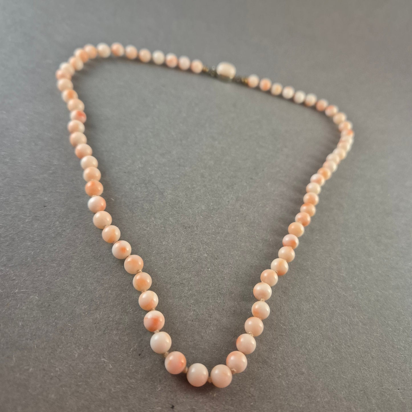 Vintage Korallenhalskette mit Goldverschluss – Eleganter Klassiker