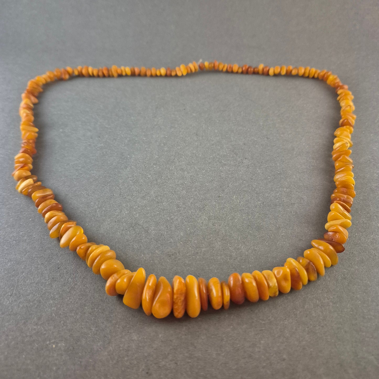 Vintage Bernstein-Halskette mit Natursteinen – Einzigartiger Blickfang
