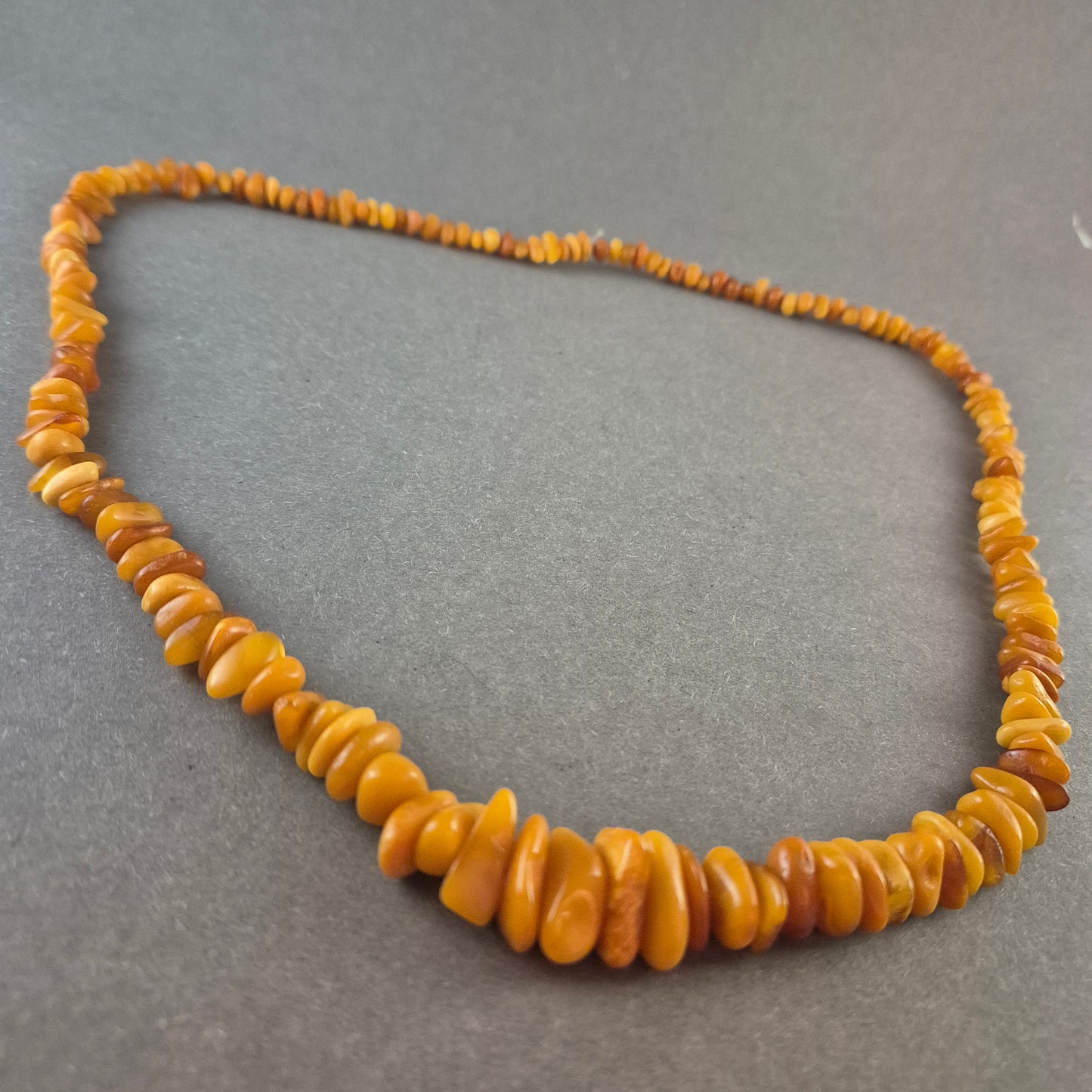 Vintage Bernstein-Halskette mit Natursteinen – Einzigartiger Blickfang