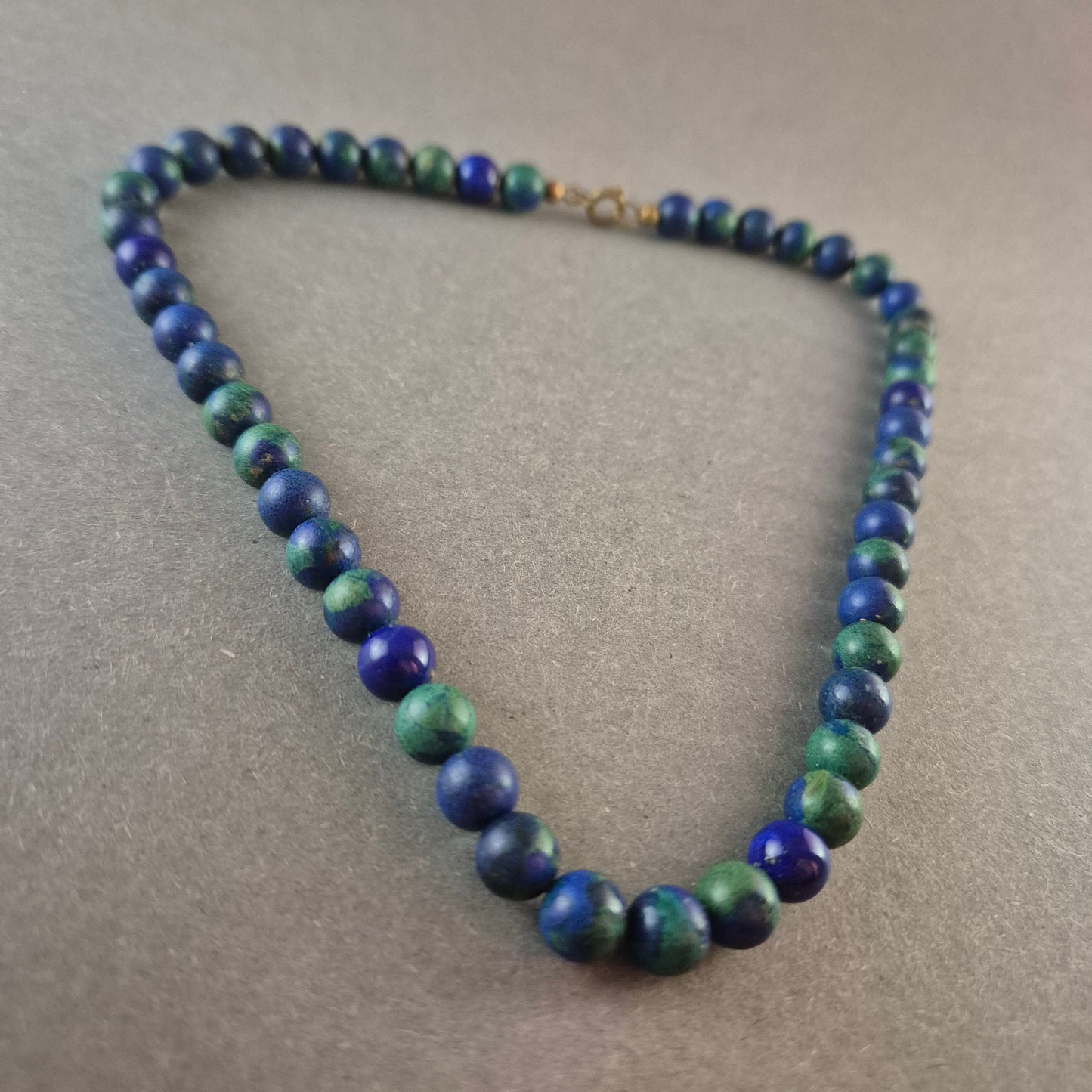 Vintage Azurit-Malachit-Halskette – Elegantes Farbenspiel