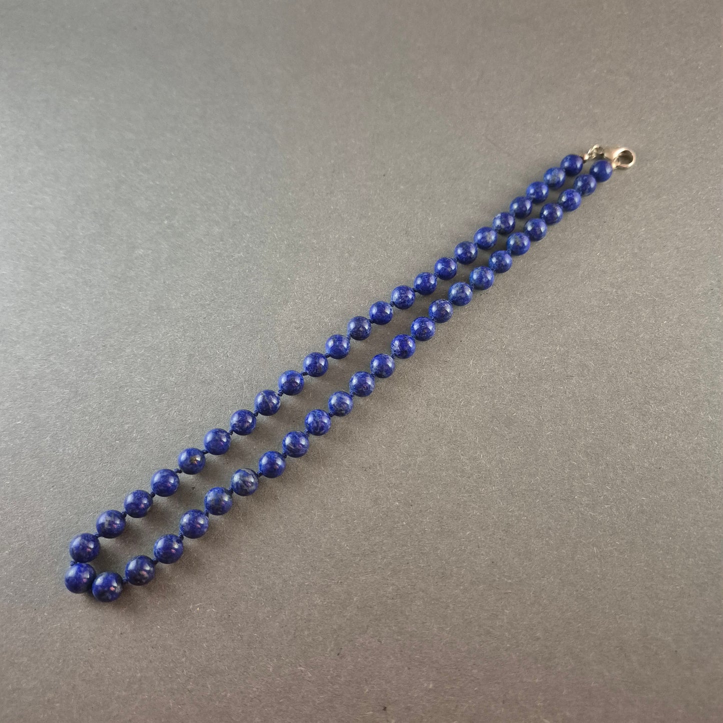 Edle Lapislazuli-Halskette mit Silberverschluss – Tiefblaue Eleganz