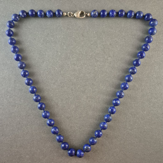 Edle Lapislazuli-Halskette mit Silberverschluss – Tiefblaue Eleganz