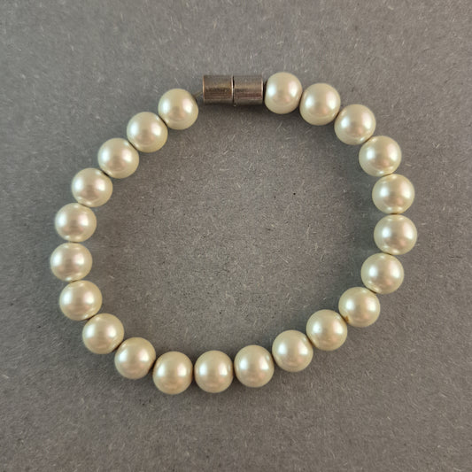 Elegantes Perlenarmband mit Magnetverschluss