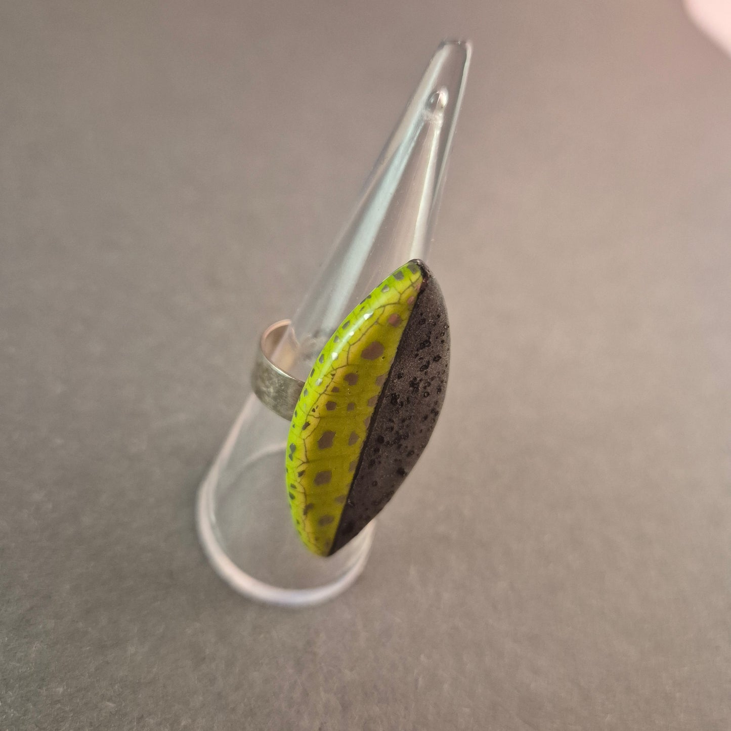 925 Silberring mit handgefertigtem Design Kunstvolles Statement-Piece