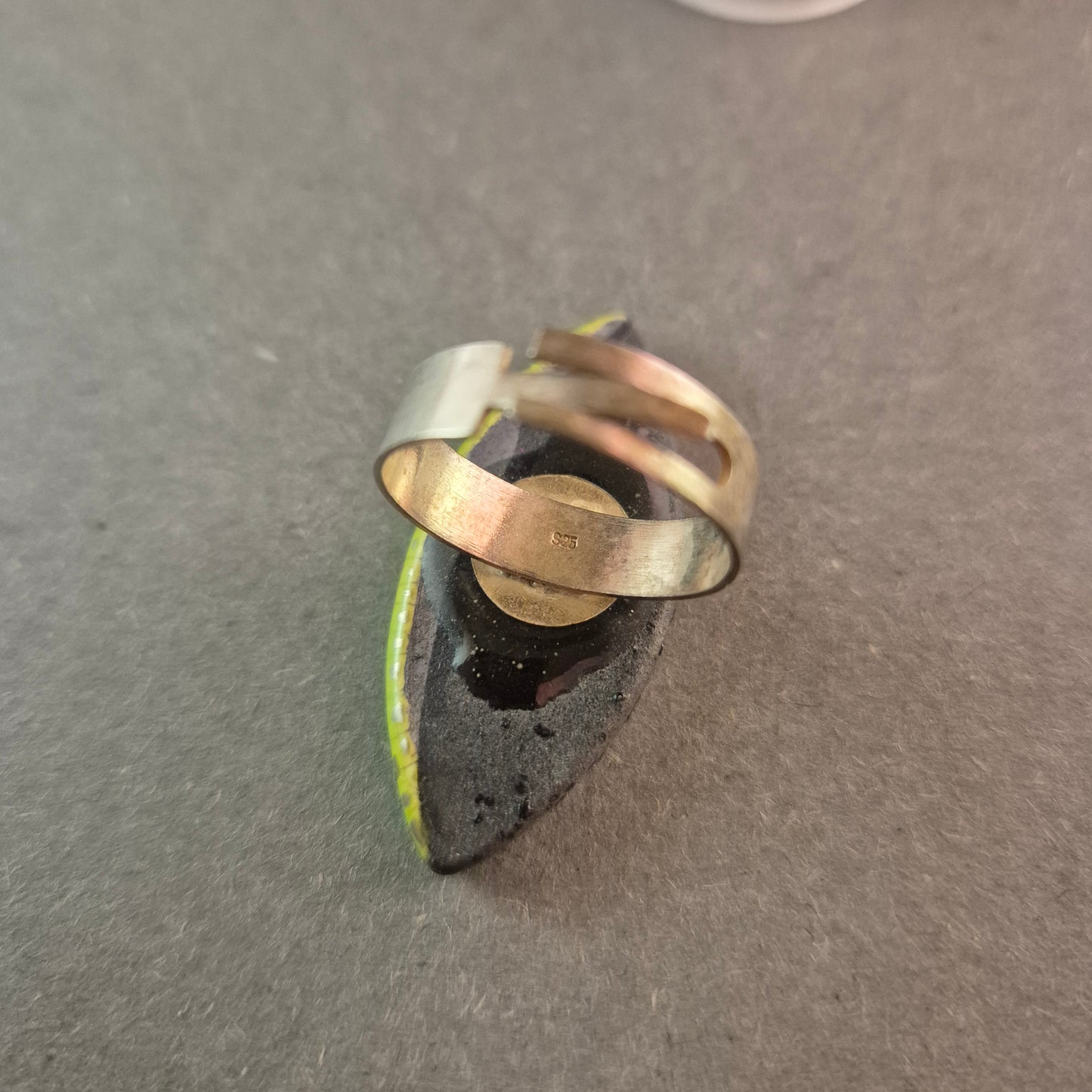 925 Silberring mit handgefertigtem Design Kunstvolles Statement-Piece