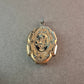 Antiker Medaillon-Anhänger – Filigrane Gravur mit nostalgischem Charme