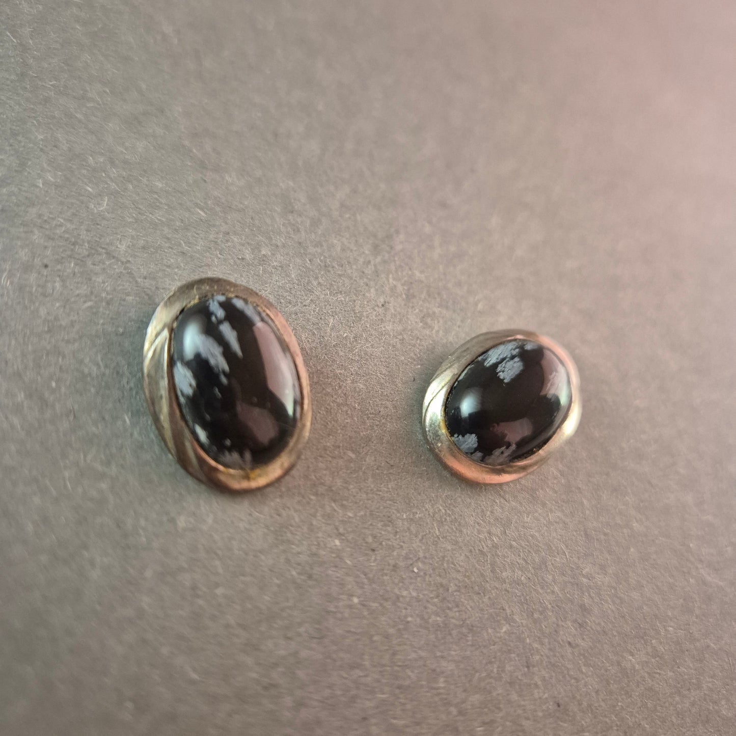 Vintage Ohrclips mit Schneeflockenobsidian – Zeitlose Eleganz