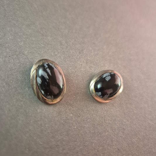 Vintage Ohrclips mit Schneeflockenobsidian – Zeitlose Eleganz
