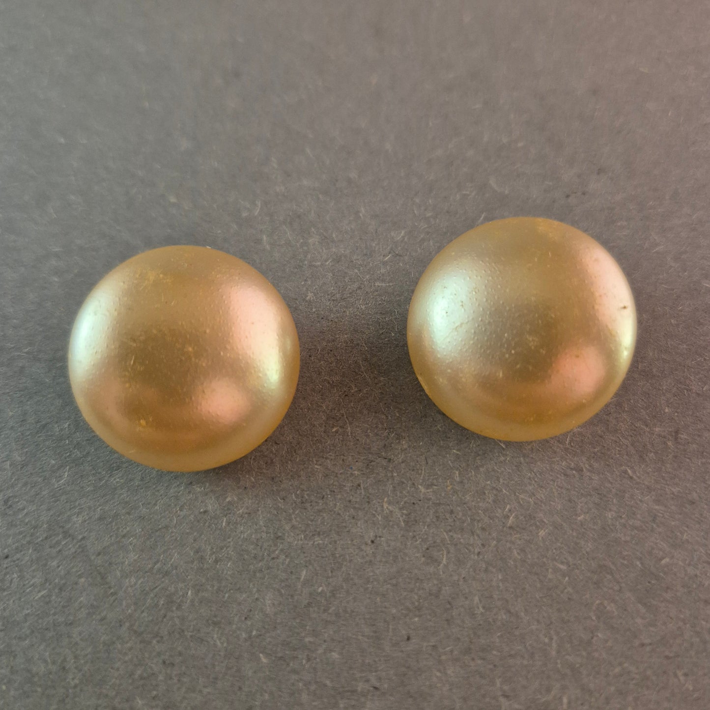 Elegante Vintage Clip-Ohrringe in Champagnergold – Klassischer Retro-Stil