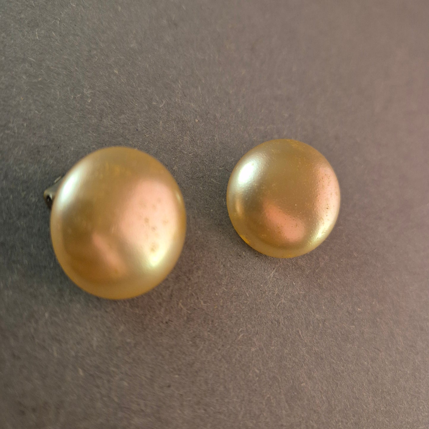 Elegante Vintage Clip-Ohrringe in Champagnergold – Klassischer Retro-Stil