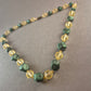 Vintage-Glasperlenkette – Elegante Farbkombination in Grün & Gelb