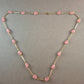 Feine Goldkette mit rosa Glasperlen – Eleganter Vintage-Schmuck