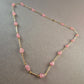 Feine Goldkette mit rosa Glasperlen – Eleganter Vintage-Schmuck