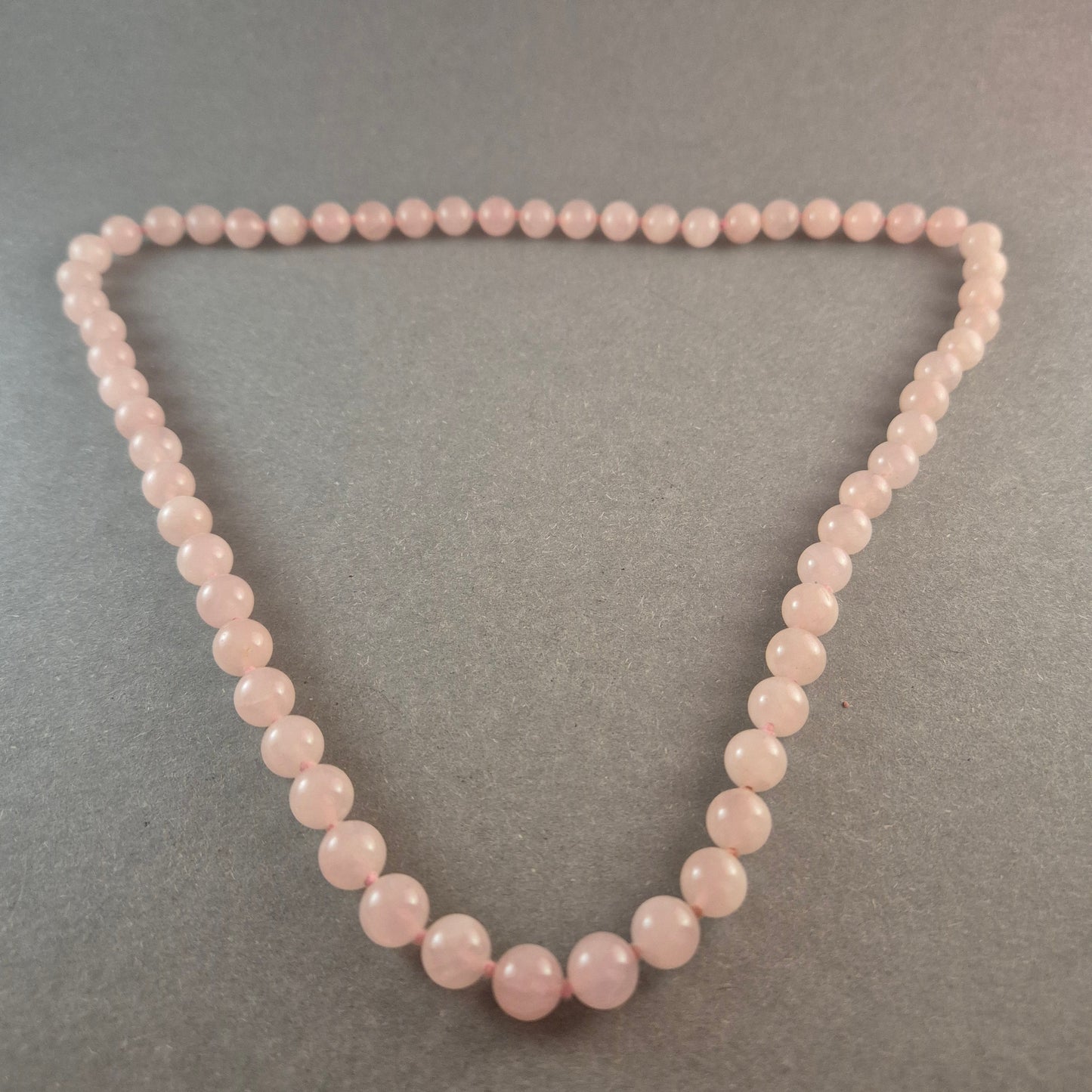 Rosenquarz-Perlenkette – Natürliche Eleganz & sanfte Ausstrahlung