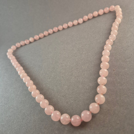 Rosenquarz-Perlenkette – Natürliche Eleganz & sanfte Ausstrahlung