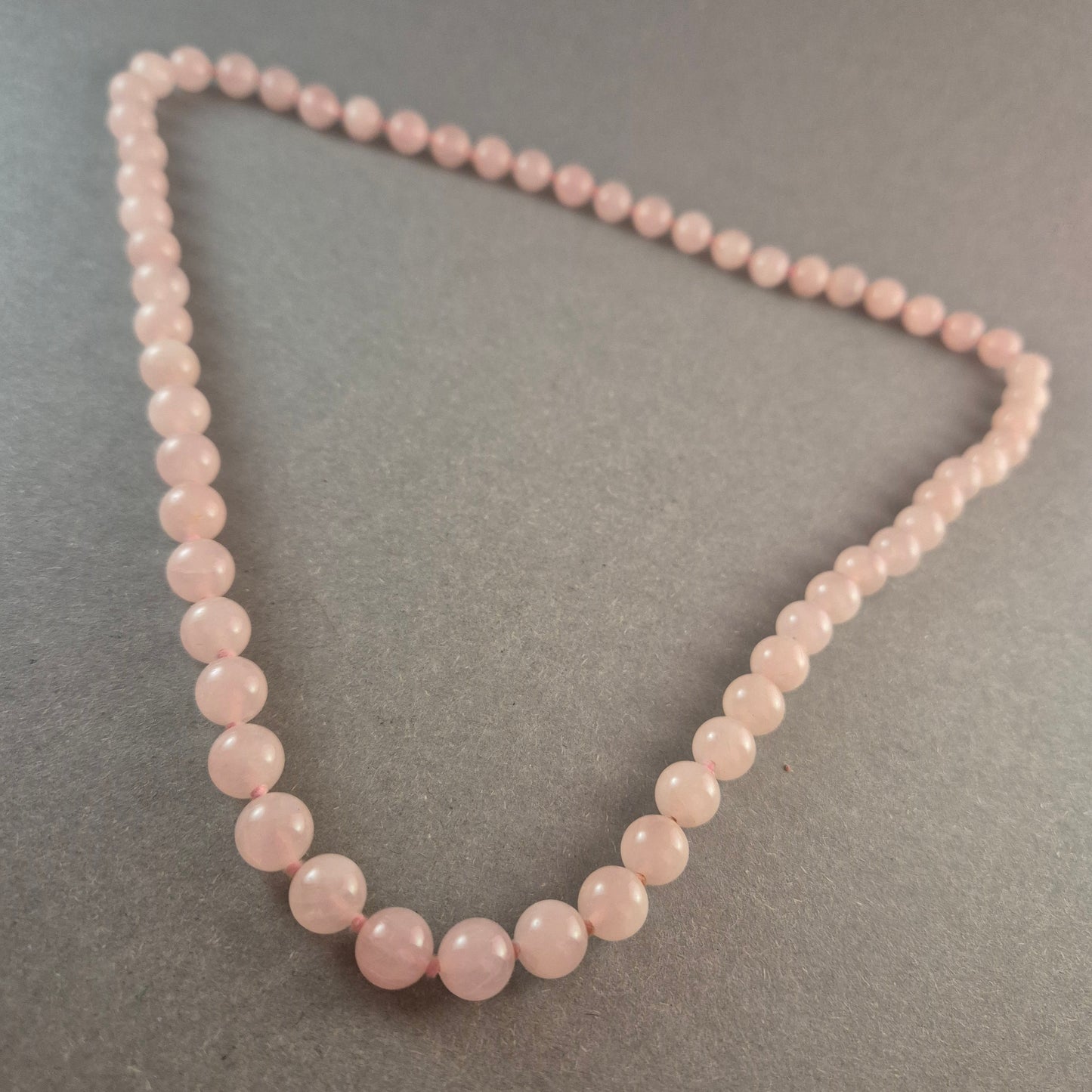 Rosenquarz-Perlenkette – Natürliche Eleganz & sanfte Ausstrahlung