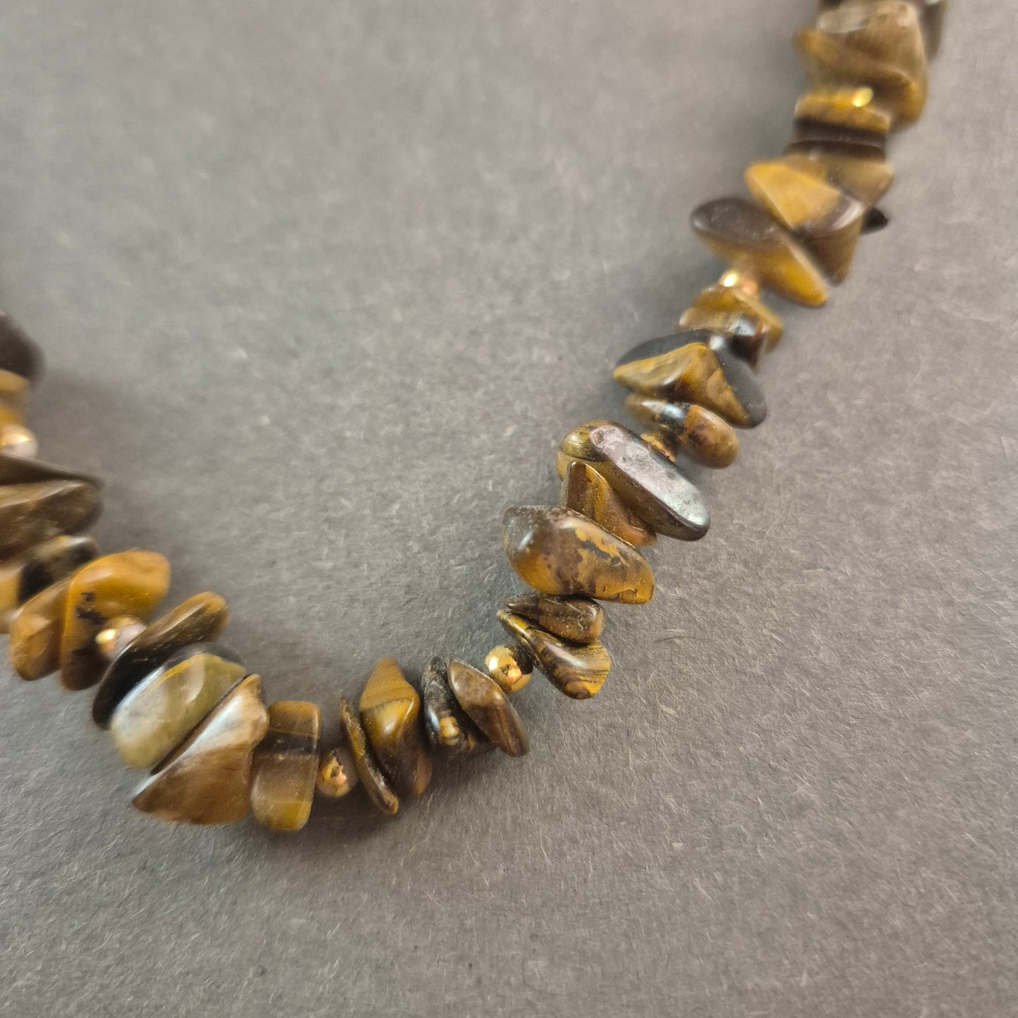 Tigeraugen-Stein Kette – Naturstein-Schmuck mit einzigartiger Maserung