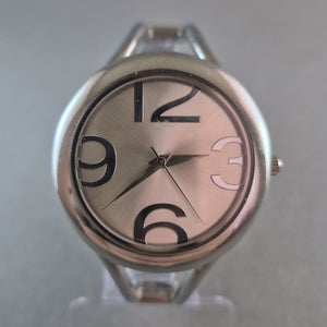 Stilvolle Bijou Brigitte Damenarmbanduhr – Offenes Bangle-Design in Silber