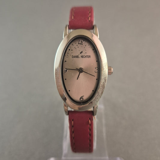 Daniel Hechter Damenuhr – Elegantes Design mit rotem Lederarmband