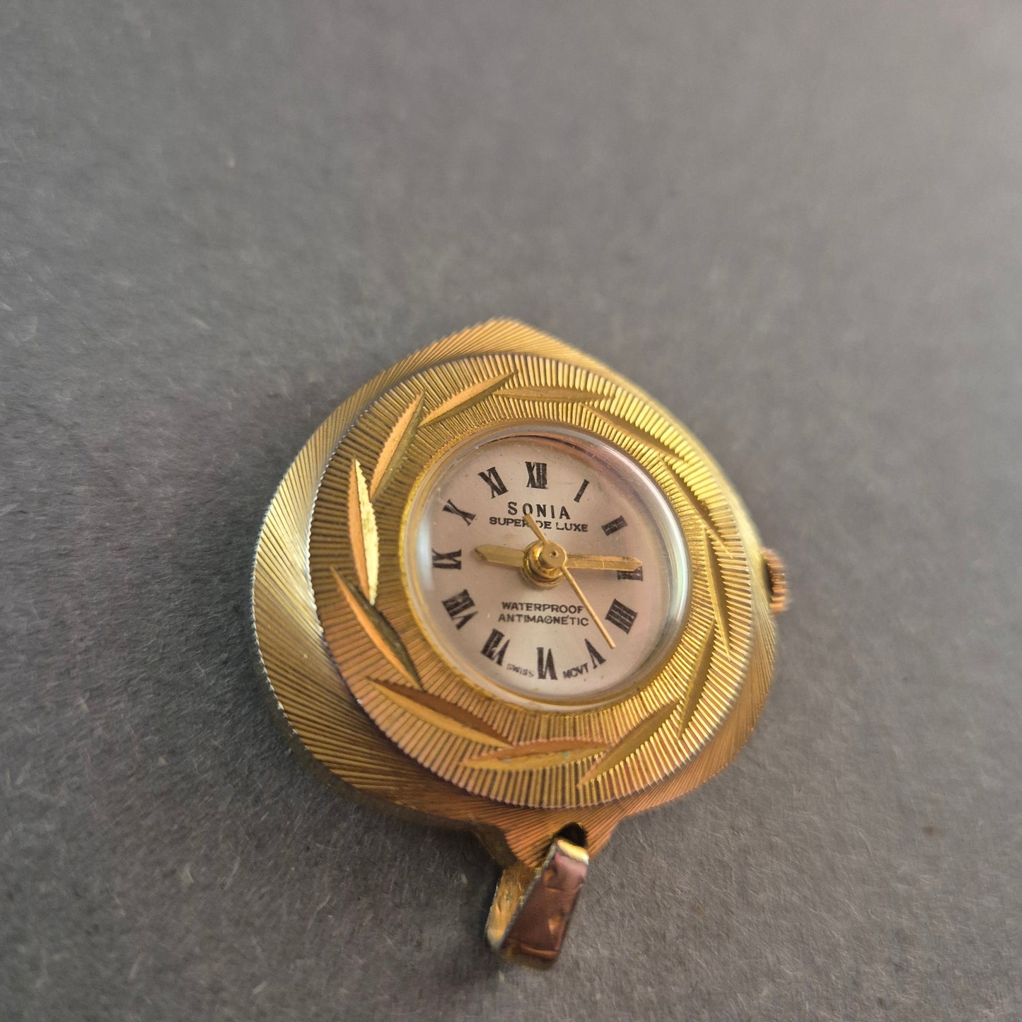 Sonia Per De Luxe Taschenuhr-Anhänger – Vergoldetes Vintage-Design