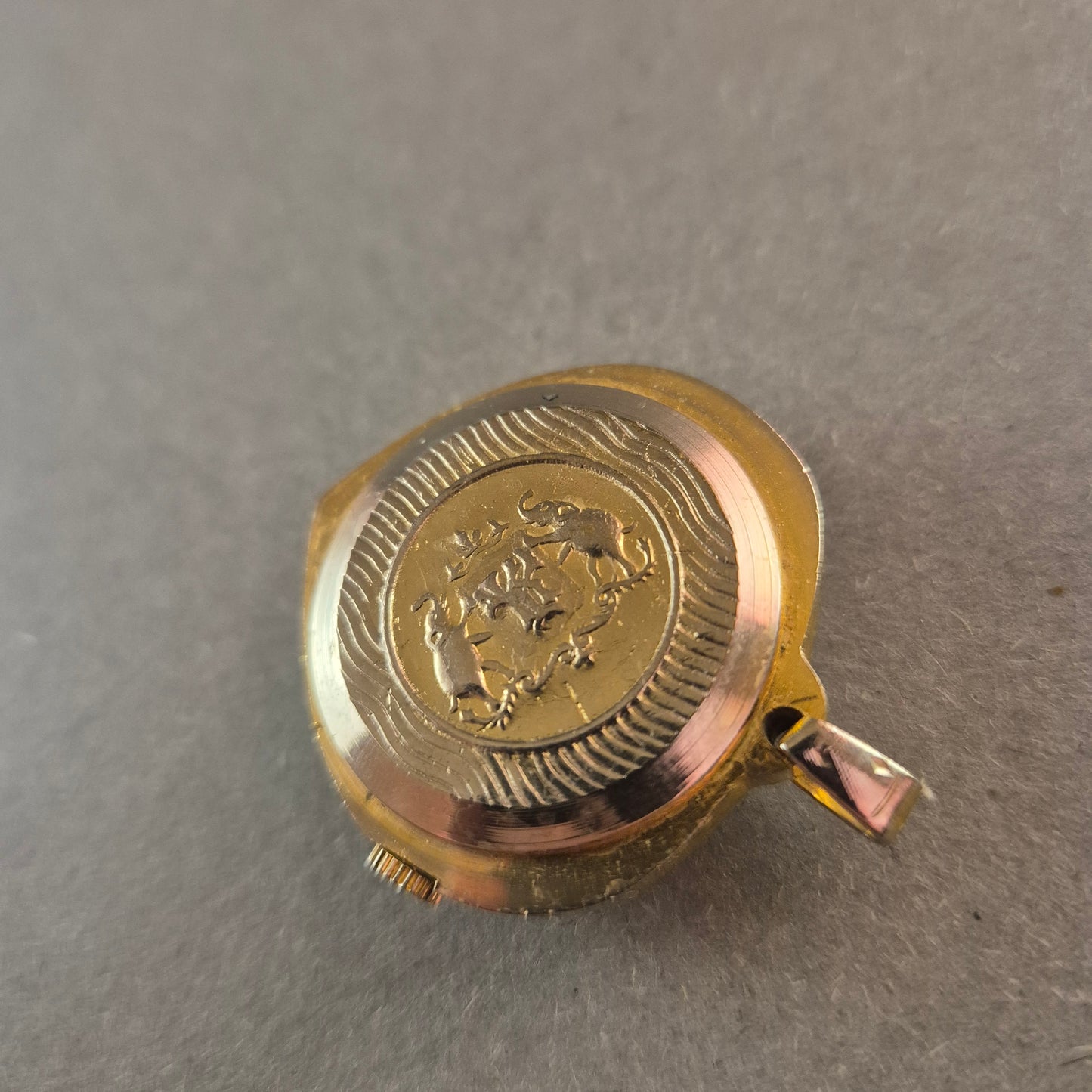 Sonia Per De Luxe Taschenuhr-Anhänger – Vergoldetes Vintage-Design