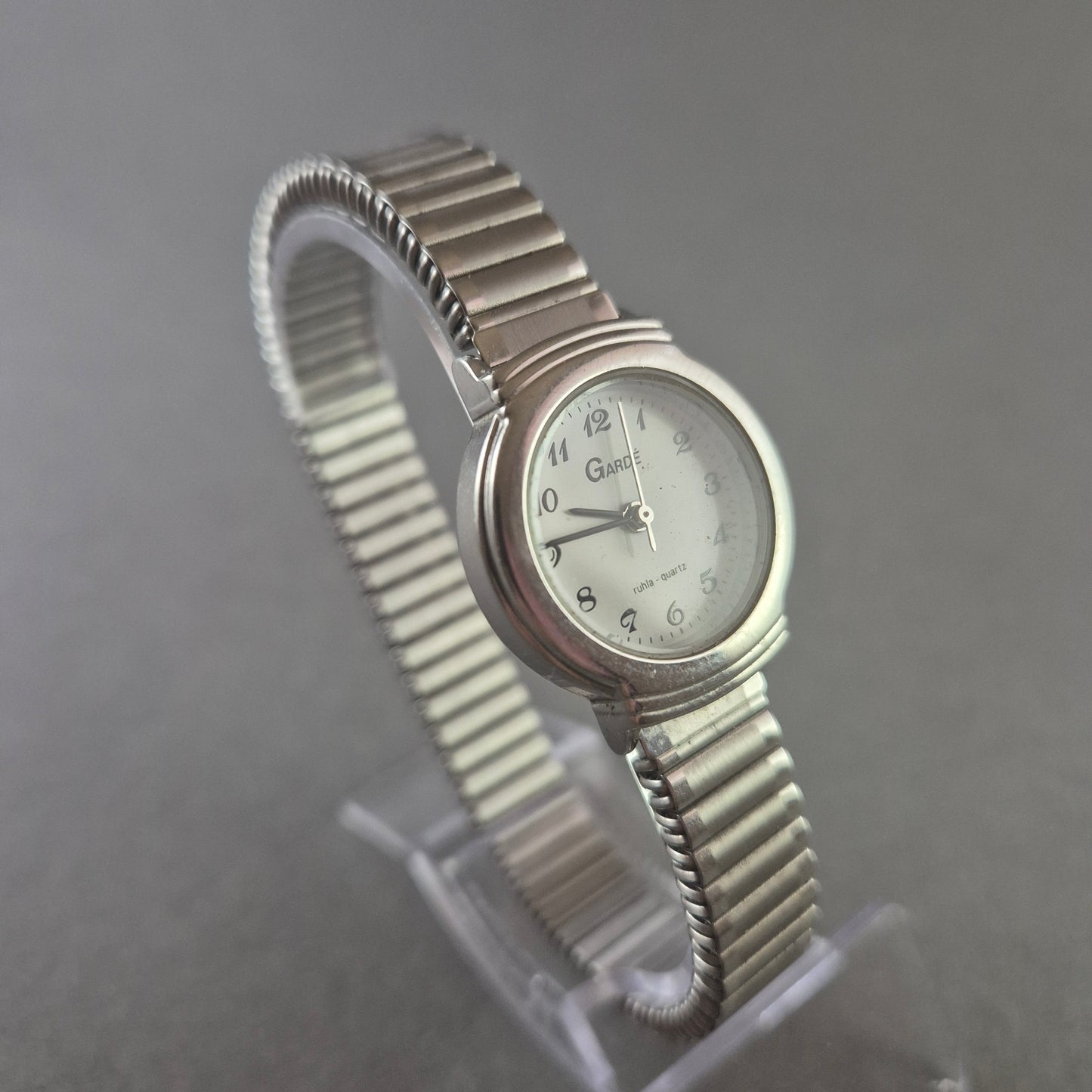 Garde Damenarmbanduhr – Klassisches Design mit flexiblem Edelstahlarmband