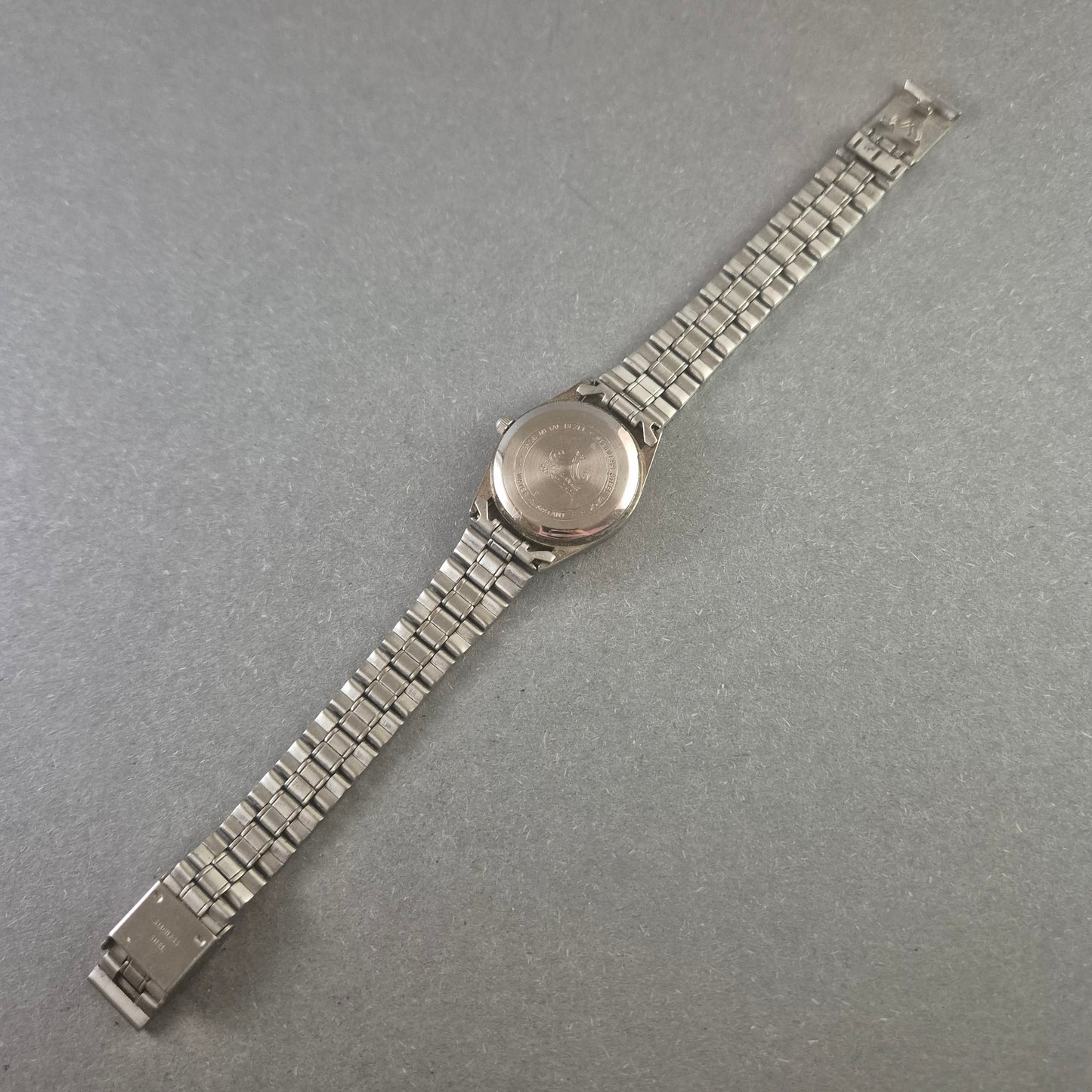 Meister Anker Herrenarmbanduhr – Klassisches Design mit Tagesanzeige