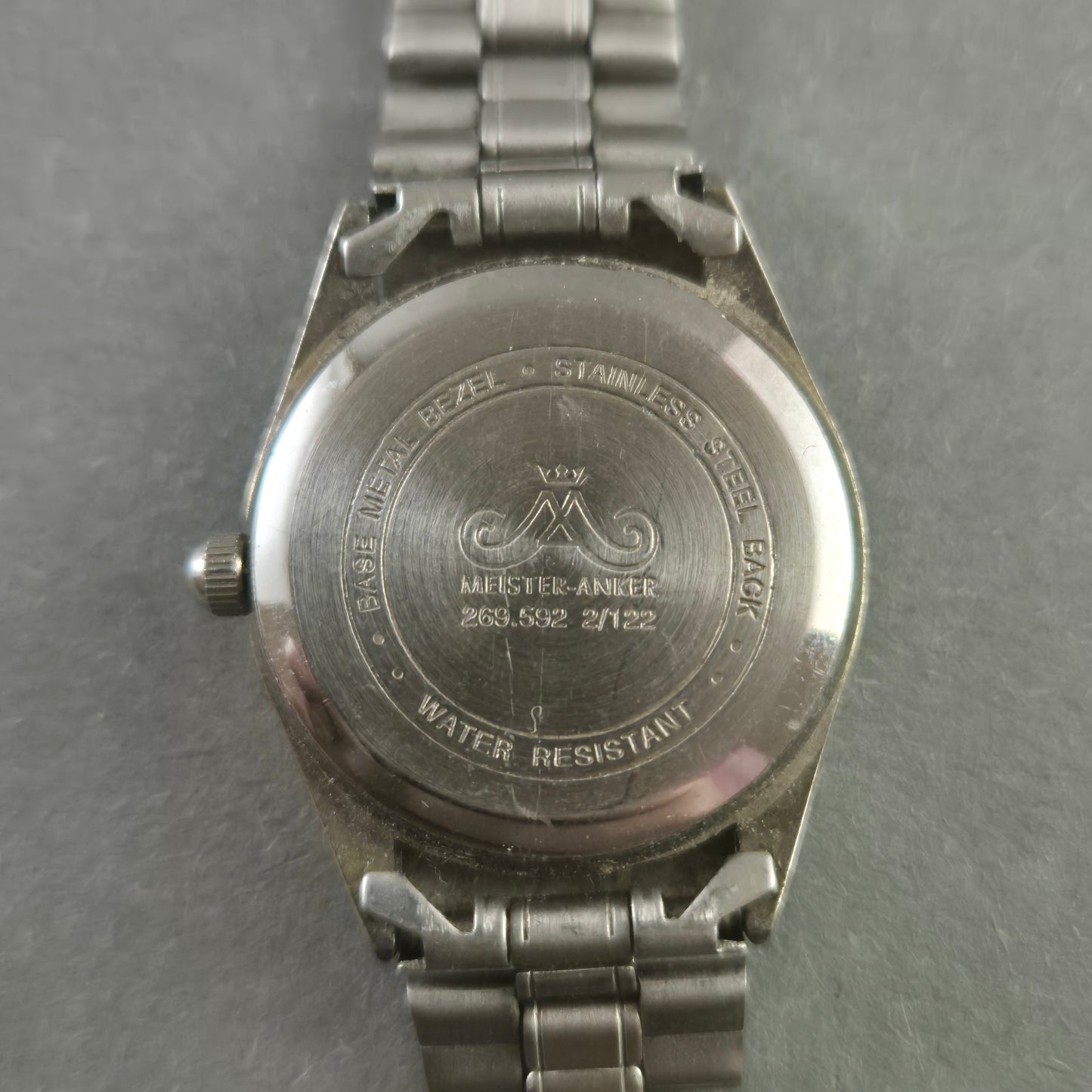 Meister Anker Herrenarmbanduhr – Klassisches Design mit Tagesanzeige