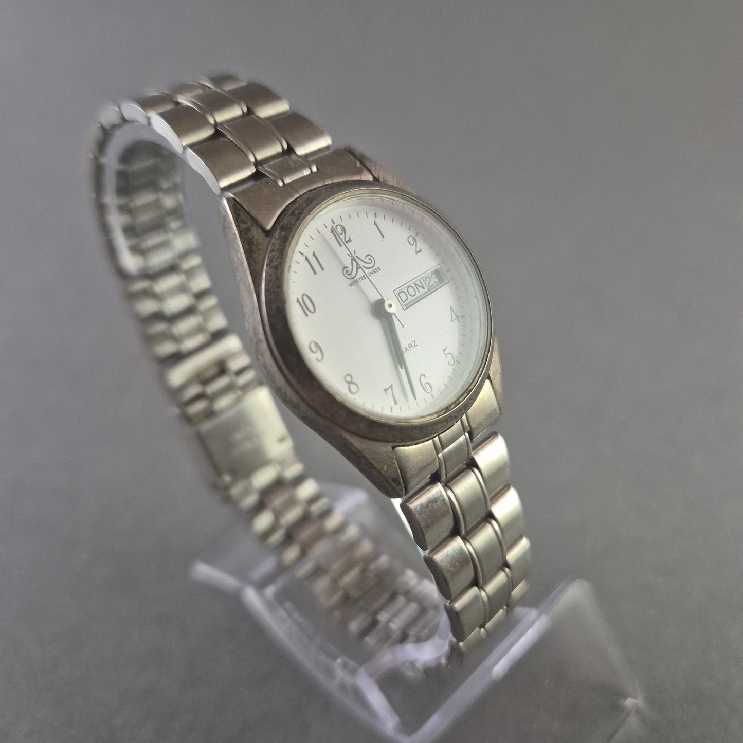 Meister Anker Herrenarmbanduhr – Klassisches Design mit Tagesanzeige