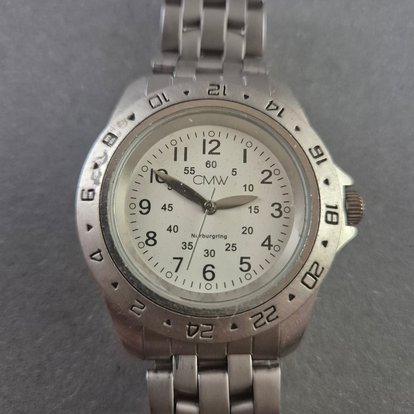 CMW Nürburgring Herrenarmbanduhr – Sportliches Design mit Edelstahlarmband