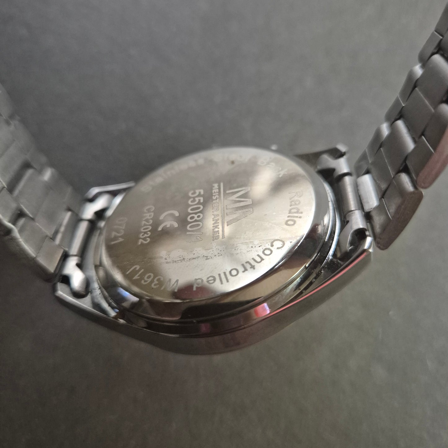 Meister Anker Herrenarmbanduhr – Funkgesteuertes Präzisionsmodell in Bicolor