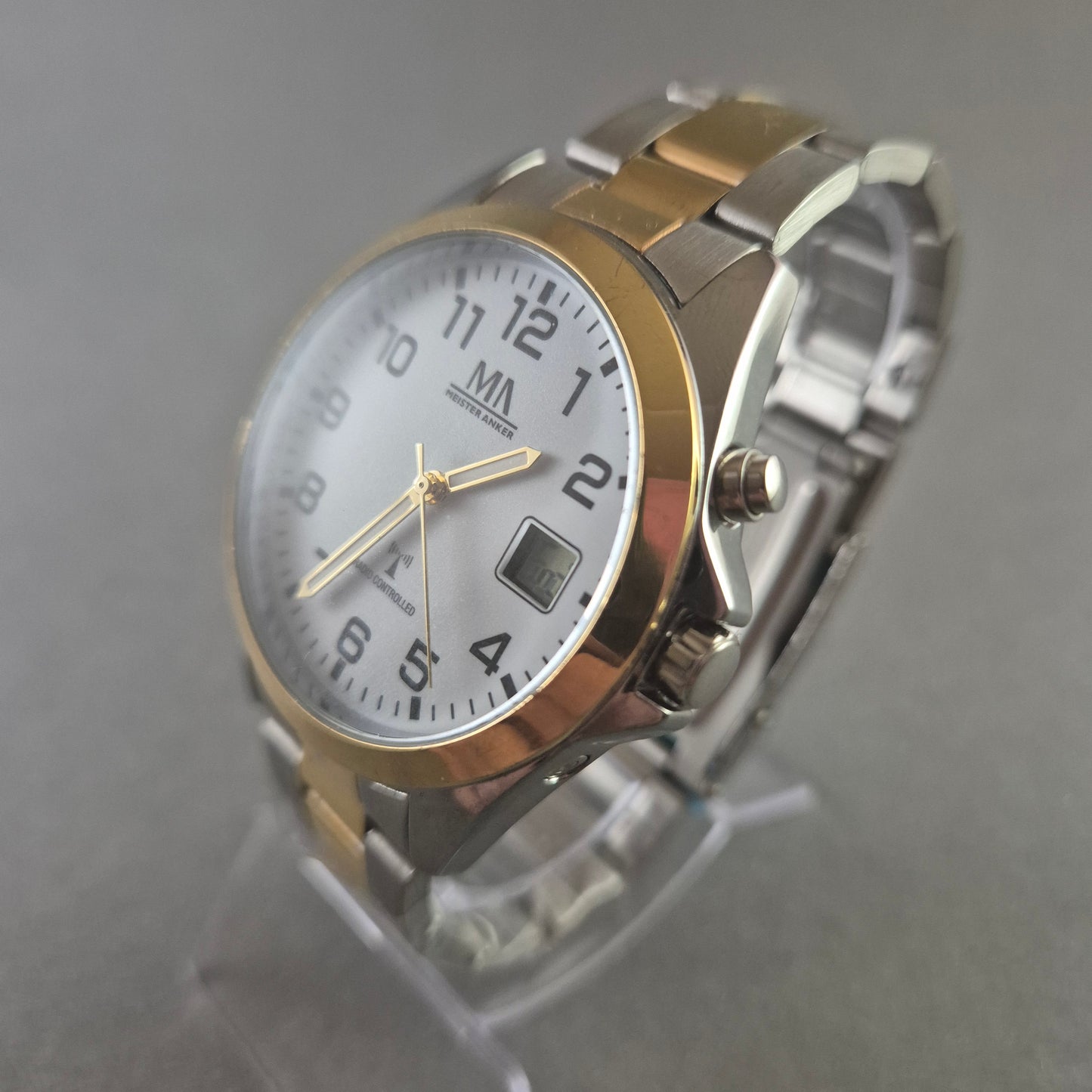 Meister Anker Herrenarmbanduhr – Funkgesteuertes Präzisionsmodell in Bicolor