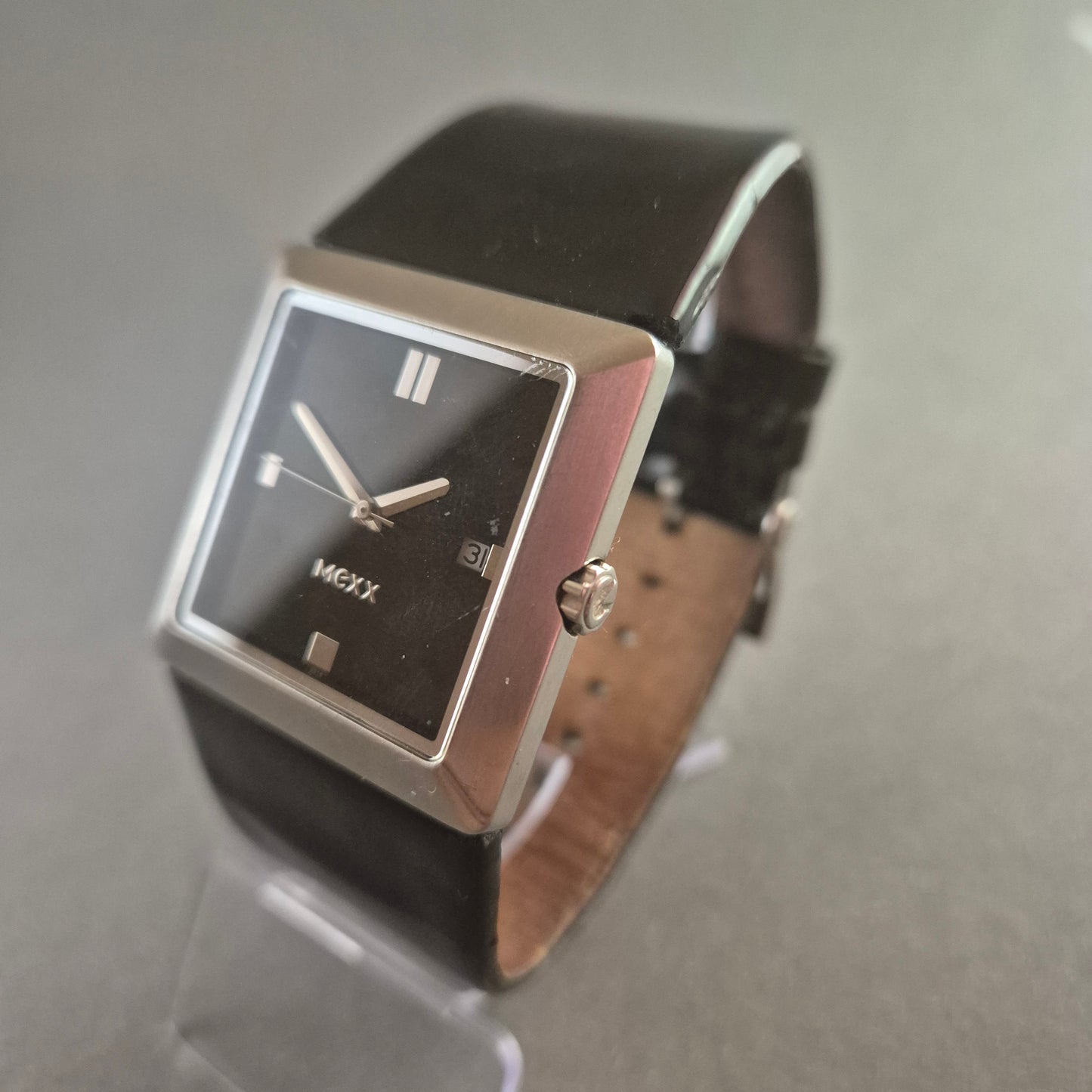 Mexx Armbanduhr – Modernes Design mit rechteckigem Gehäuse