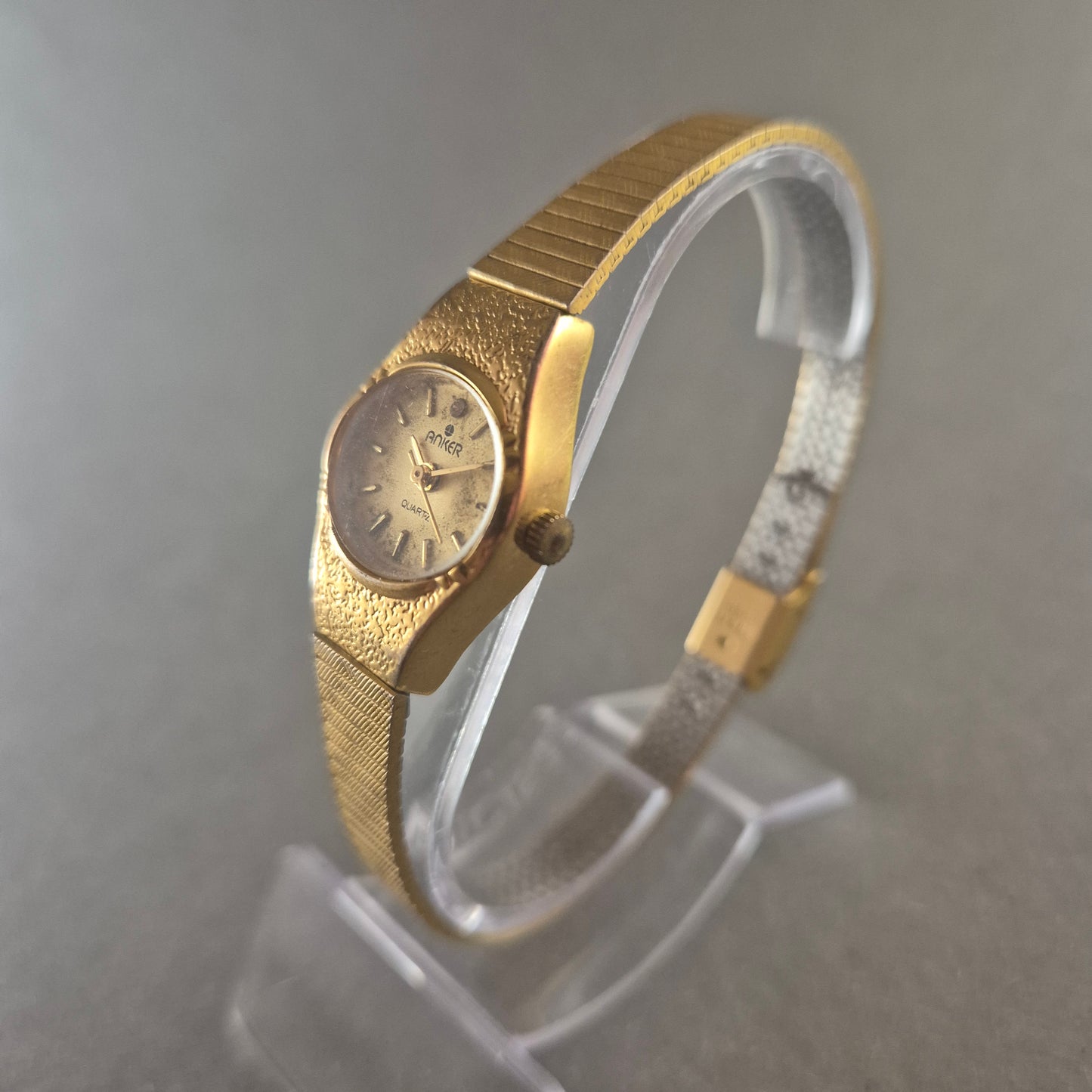 Anker Armbanduhr – Elegantes Vintage-Design in Gold