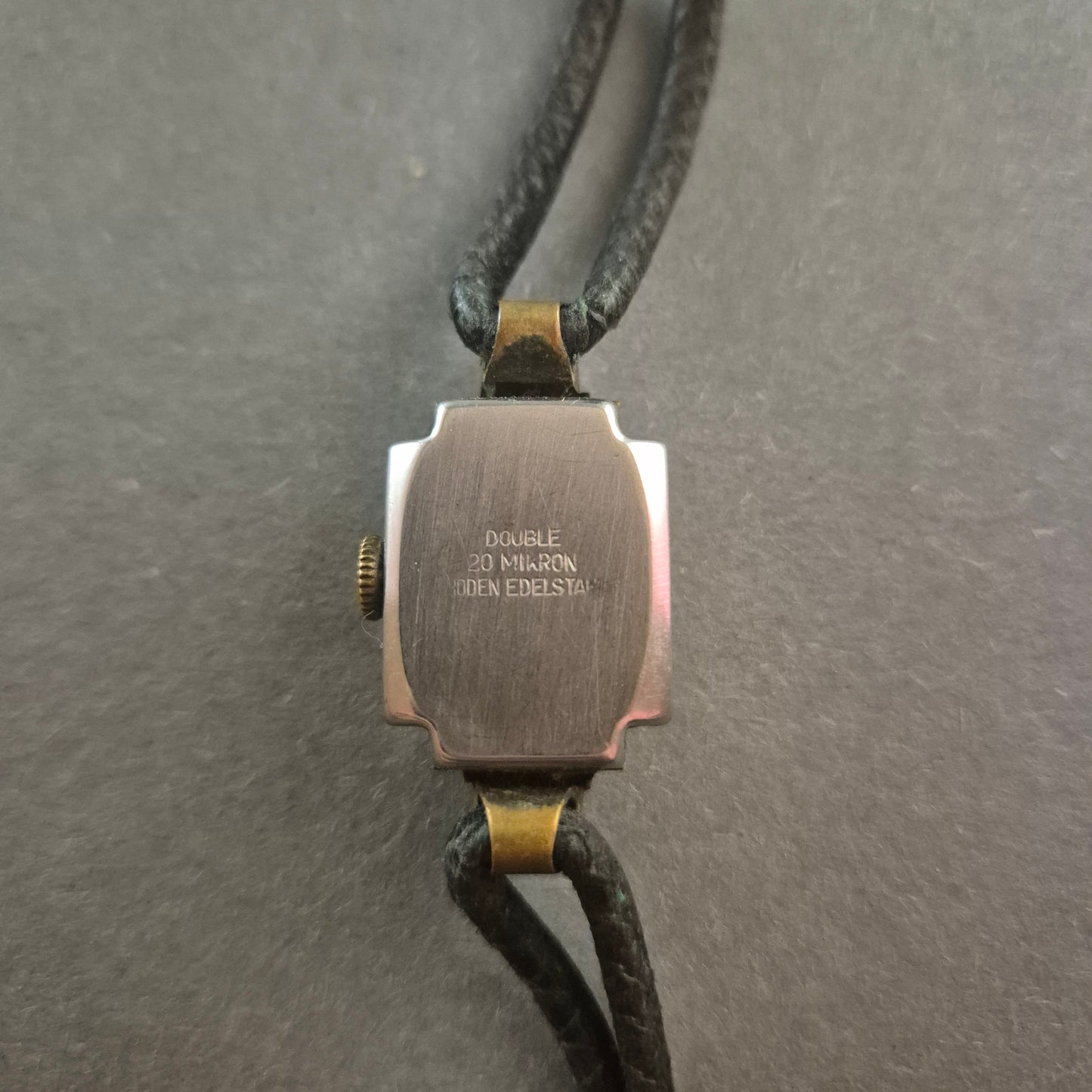 Ecly Vintage Armbanduhr – Klassisches Design mit 15 Rubis Werk