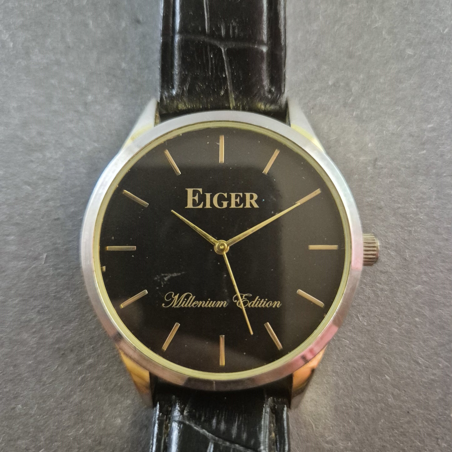 Eiger Millennium Edition Armbanduhr – Klassische Eleganz in Schwarz
