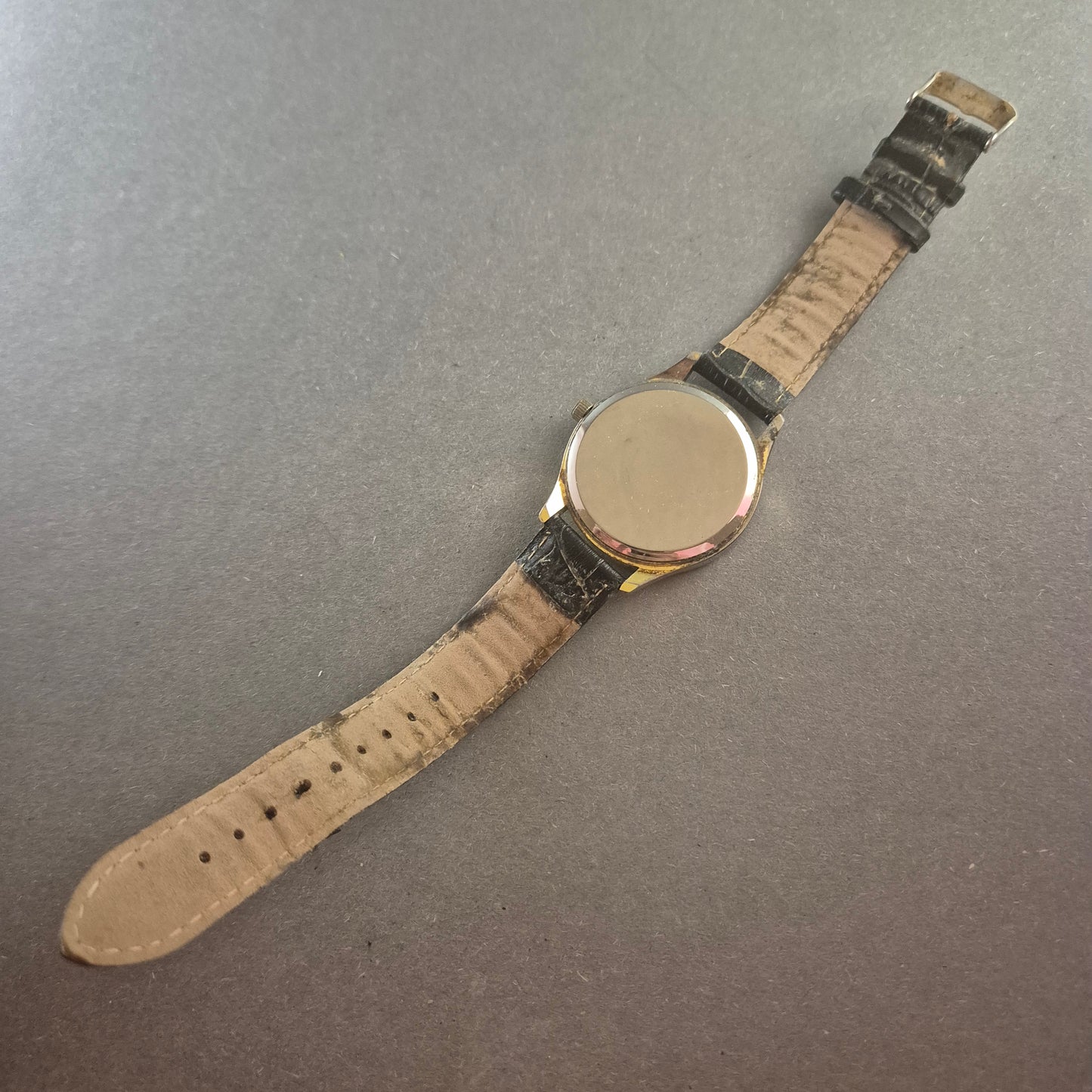 Eiger Millennium Edition Armbanduhr – Klassische Eleganz in Schwarz