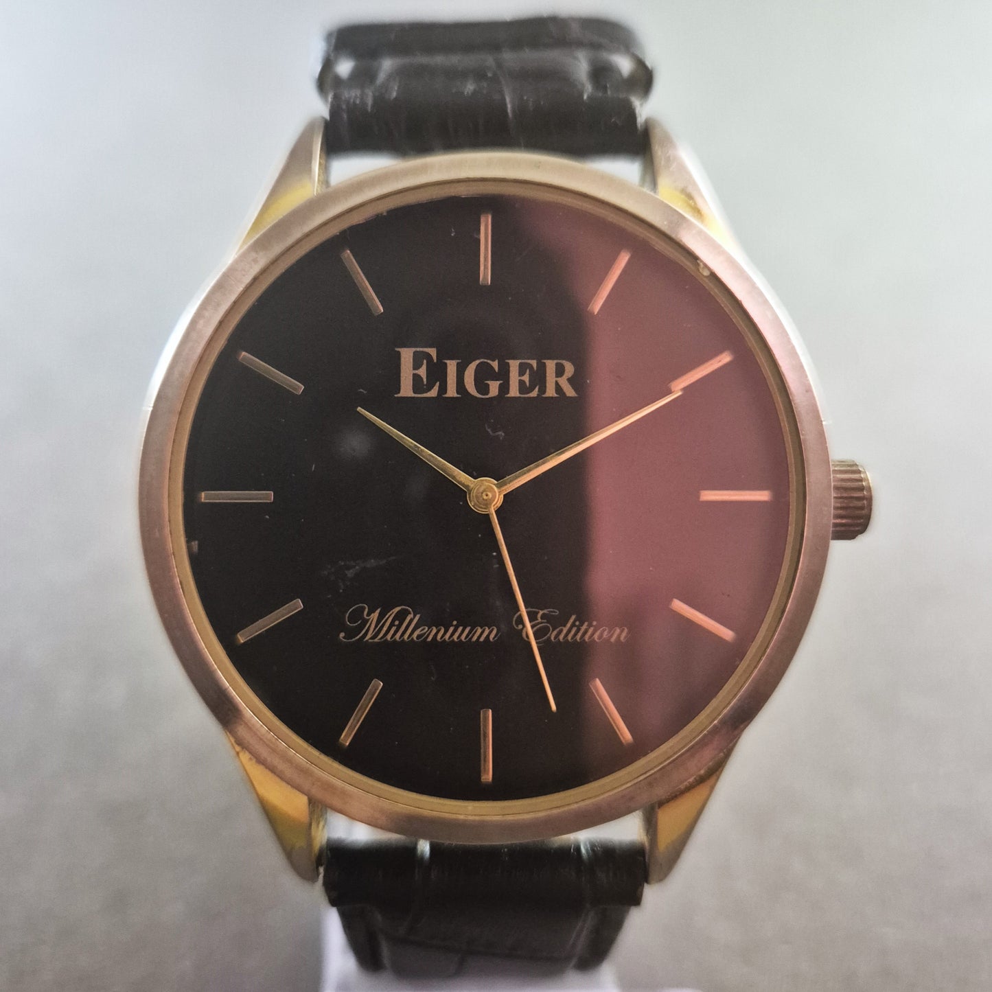 Eiger Millennium Edition Armbanduhr – Klassische Eleganz in Schwarz