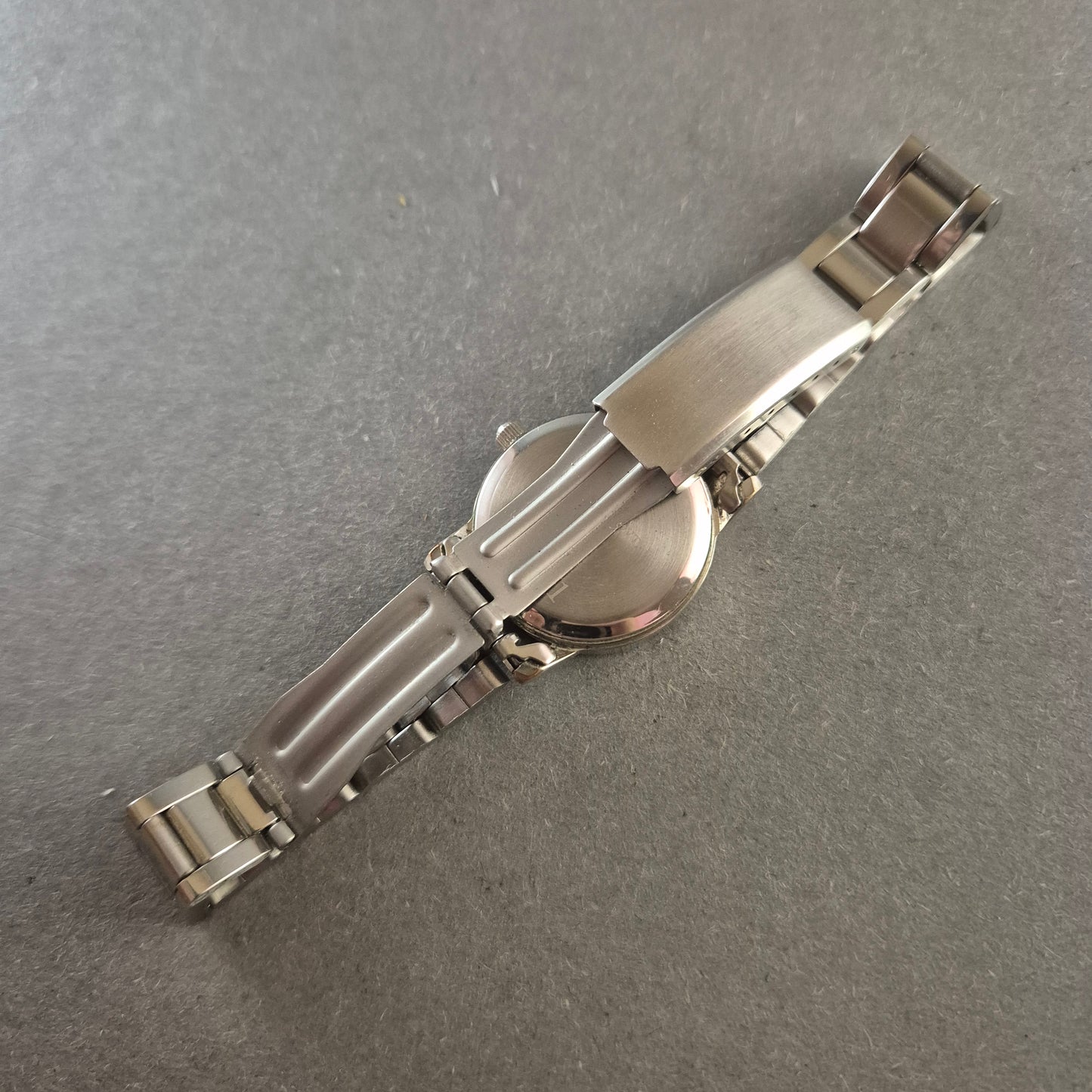 Trend-Design Armbanduhr – Klassisches Design mit Edelstahlarmband