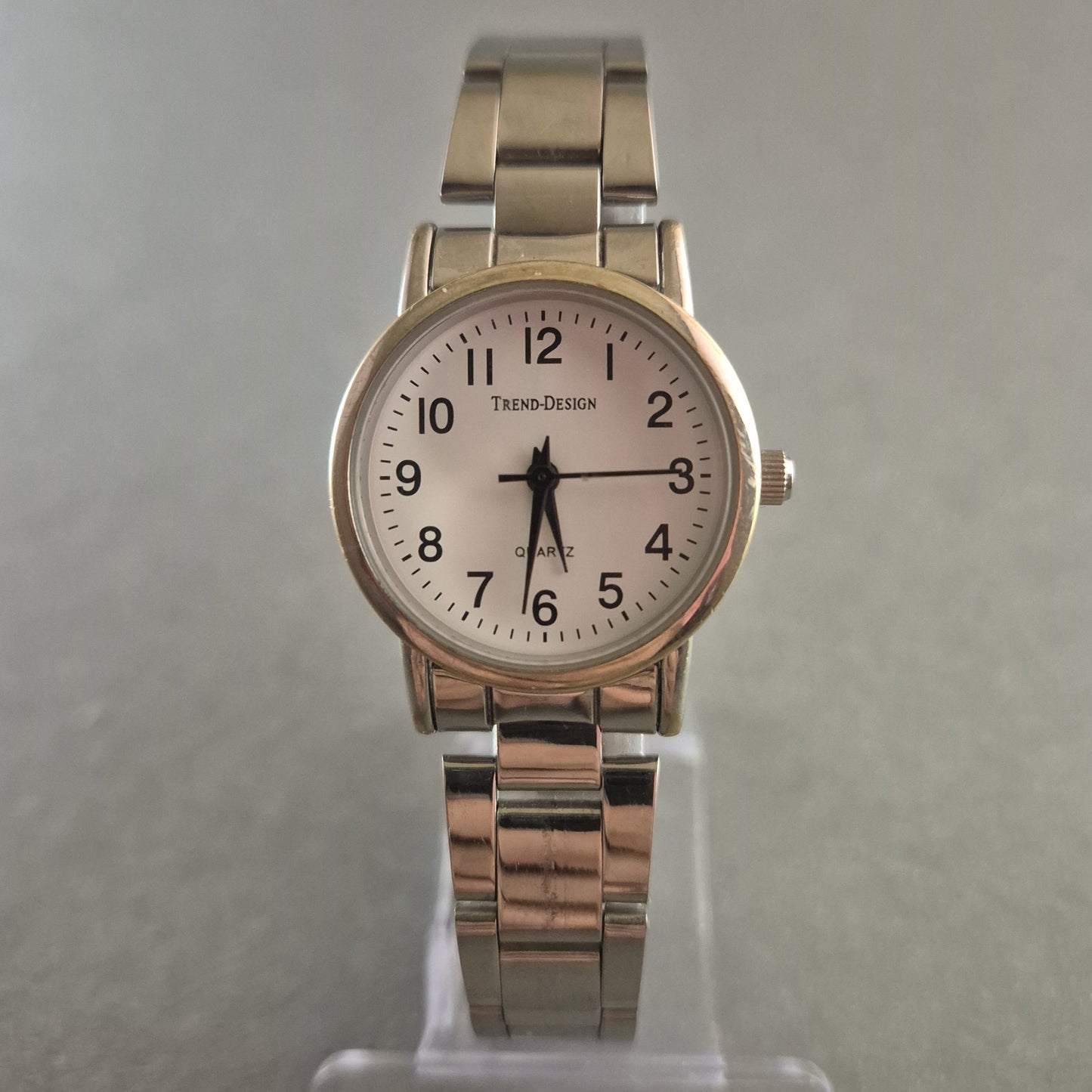 Trend-Design Armbanduhr – Klassisches Design mit Edelstahlarmband